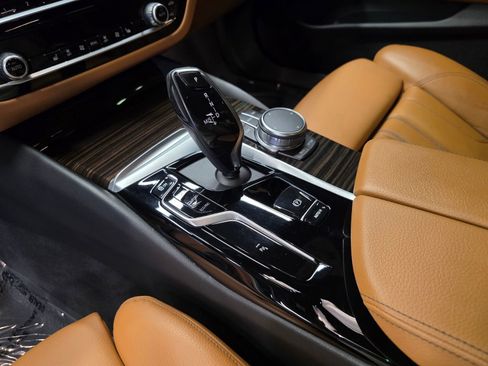 Used 2023 BMW 530i xDrive image 25