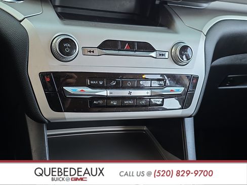 Used 2022 Ford Explorer XLT image 19