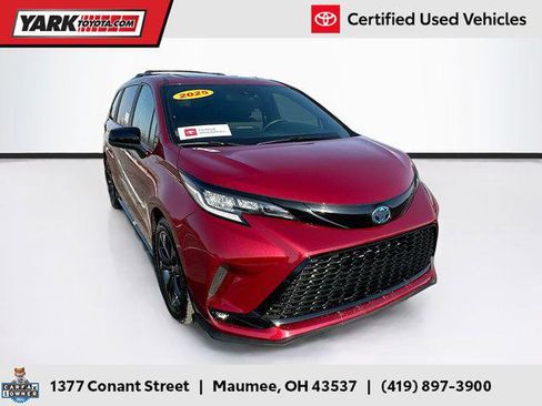 Certified 2025 Toyota Sienna XSE w/ XSE Plus Package FWD image 1