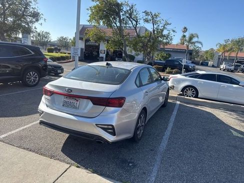 Used 2019 Kia Forte LXS FWD image 3