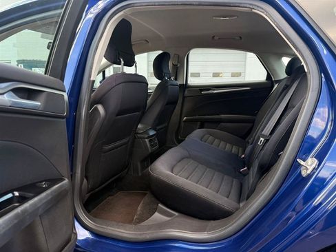 Used 2014 Ford Fusion SE FWD image 4