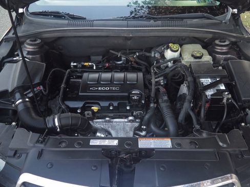 Used 2015 Chevrolet Cruze LT w/ Sun And Sound Package FWD image 7