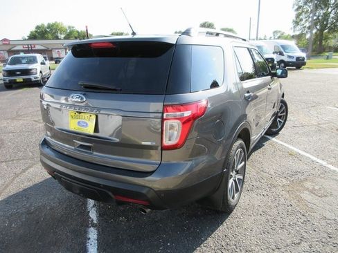 Used 2015 Ford Explorer XLT w/ Equipment Group 202A image 6