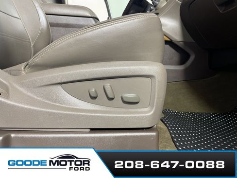 Used 2016 GMC Yukon XL Denali w/ Open Road Package image 31