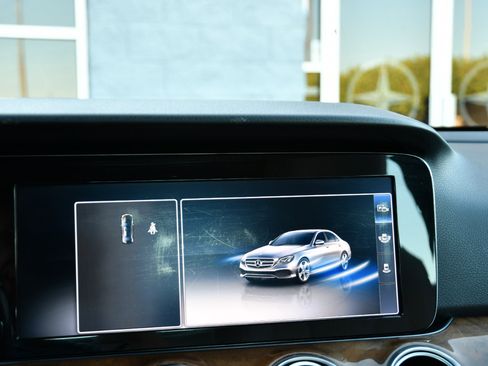 Used 2017 Mercedes-Benz E 300 image 14