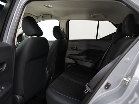 Used 2021 Nissan Kicks SV FWD image 17