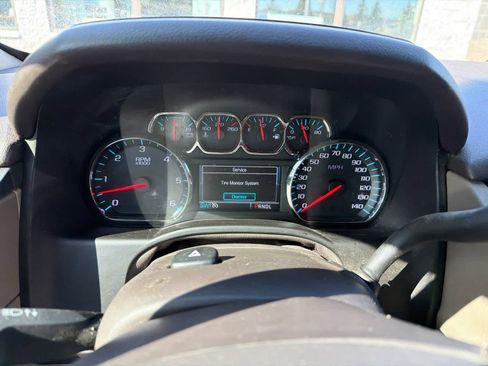 Used 2019 GMC Yukon XL SLT w/ Open Road Package AWD/4WD image 9