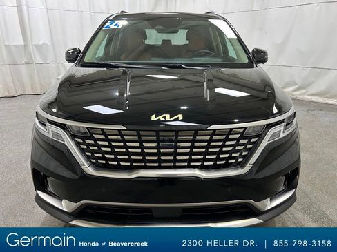 Used 2024 Kia Carnival SX Prestige image 3