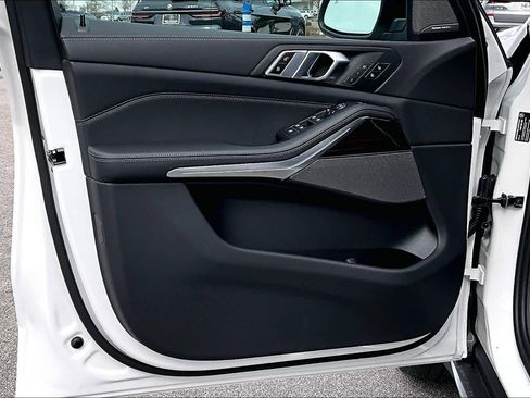 New 2026 BMW X5 xDrive40i w/ M Sport Package image 10