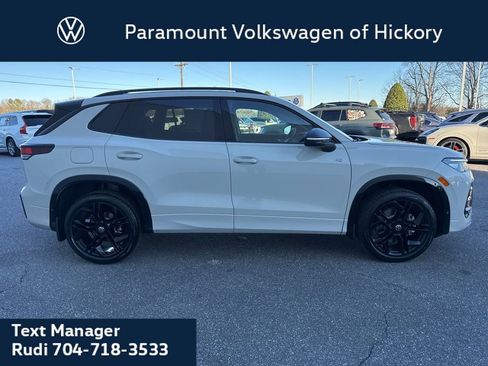 New 2026 Volkswagen Tiguan SE R-Line AWD/4WD image 9