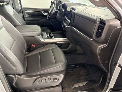 Used 2025 Chevrolet Silverado 2500 LTZ w/ LTZ Premium Package image 51