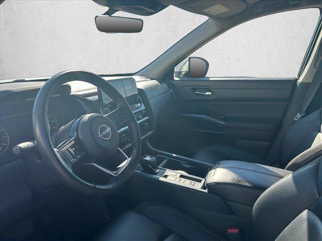 Used 2025 Nissan Pathfinder SL FWD image 9