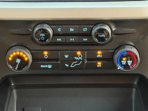 Used 2024 Ford F250 XLT w/ 360-Degree Camera Package AWD/4WD image 23