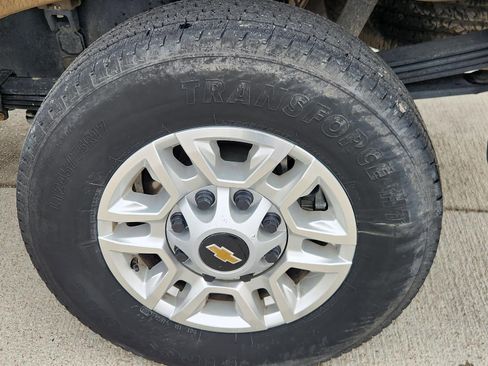 Used 2024 Chevrolet Silverado 2500 LT image 26