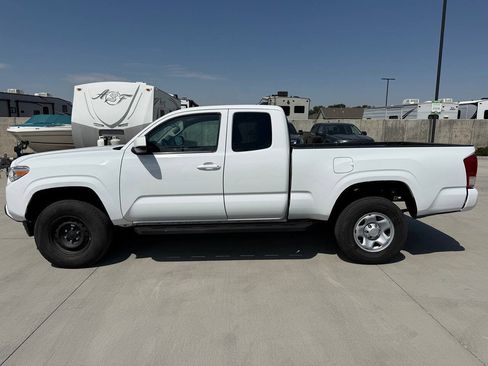Used 2023 Toyota Tacoma SR AWD/4WD image 6