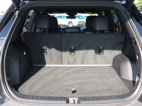 Used 2025 Chevrolet Equinox LT w/ Convenience Package II FWD image 9