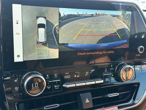 New 2026 Toyota Highlander Platinum image 13
