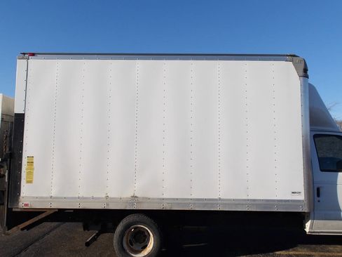 Used 2013 Ford E-350 and Econoline 350 Super Duty w/ Payload Pkg image 17