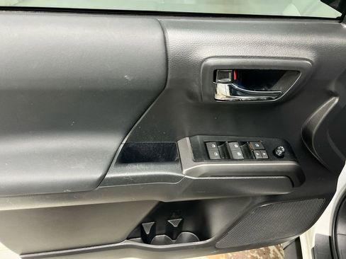 Used 2023 Toyota Tacoma TRD Sport AWD/4WD image 20