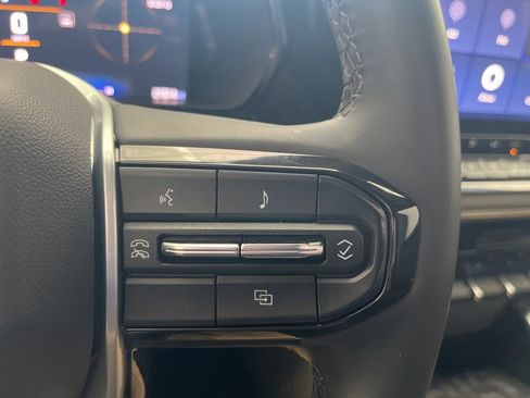 Used 2024 Chevrolet Colorado ZR2 w/ Technology Package image 22