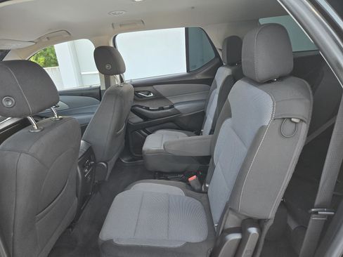 Used 2020 Chevrolet Traverse LT FWD image 22