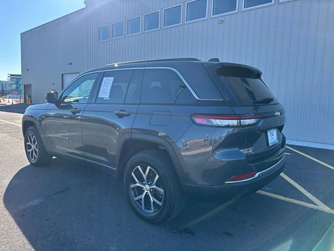 Used 2024 Jeep Grand Cherokee Limited image 5