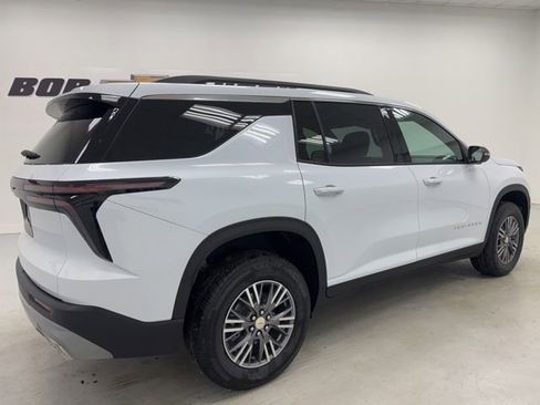 New 2026 Chevrolet Traverse LT w/ LPO, Floor Liner Package AWD/4WD image 5
