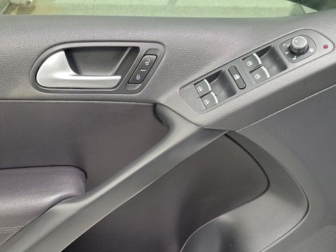 Used 2017 Volkswagen Tiguan Wolfsburg Edition FWD image 21