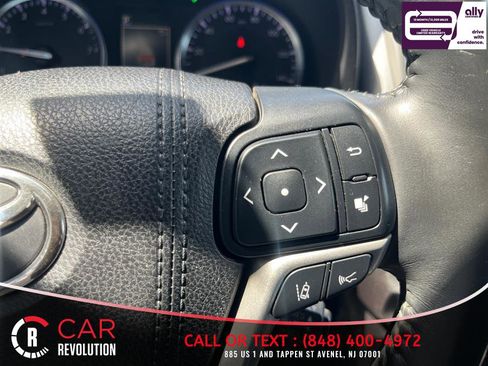 Used 2017 Toyota Highlander Limited w/ Protection Package #3 AWD/4WD image 26
