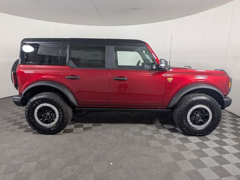 New 2025 Ford Bronco Badlands image 8