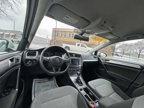 Used 2016 Volkswagen e-Golf SE image 19