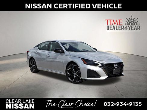 Certified 2025 Nissan Altima 2.5 SR w/ SR Premium Package FWD image 1