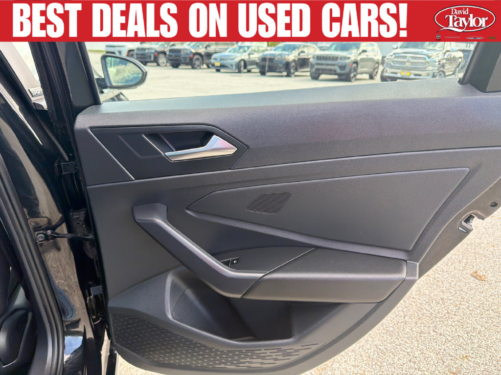 Used 2025 Volkswagen Jetta Sport FWD image 38