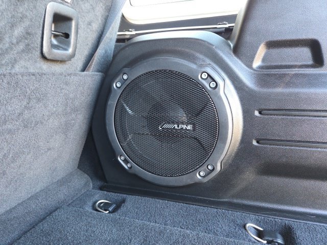 Used 2022 Jeep Wrangler Unlimited Sahara AWD/4WD image 9