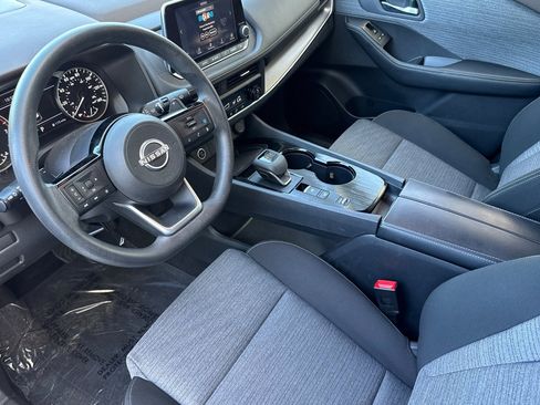 Used 2023 Nissan Rogue SV FWD image 4
