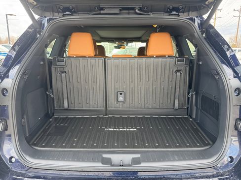 New 2026 Toyota Highlander Platinum AWD/4WD image 25