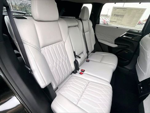New 2025 Mitsubishi Outlander AWD image 9