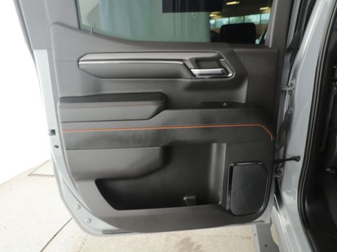 Used 2024 GMC Sierra 1500 AT4 w/ AT4 Preferred Package AWD/4WD image 9