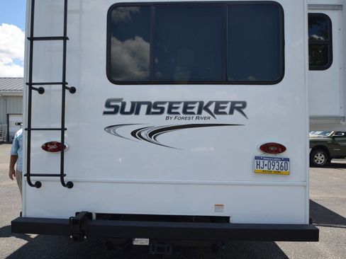 Used 2019 Ford E-450 and Econoline 450 Super Duty w/ Motorhome Prep Package RWD image 38