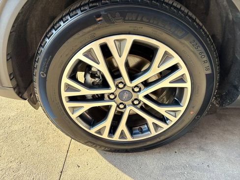 Used 2022 Ford Escape SEL w/ Class II Trailer Tow Package image 25