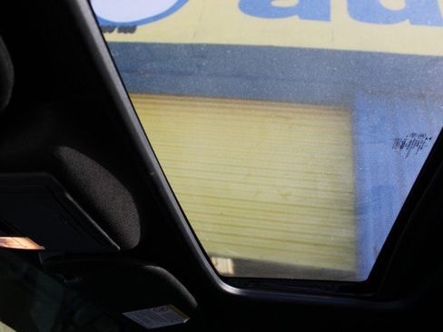 Used 2016 Ford Expedition XLT w/ Equipment Group 202A RWD image 6