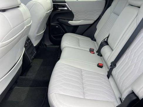 New 2026 Mitsubishi Outlander SEL FWD image 22