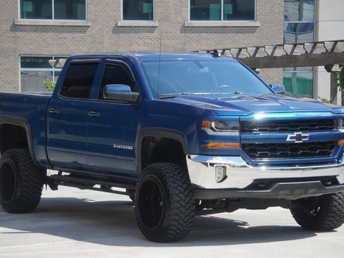 Used 2017 Chevrolet Silverado 1500 LT w/ All Star Edition AWD/4WD image 16