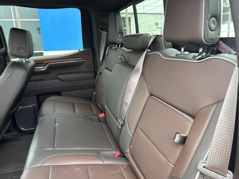 Used 2023 GMC Sierra 1500 Denali w/ Technology Package AWD/4WD image 15