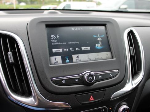Used 2018 Chevrolet Equinox LT FWD image 18