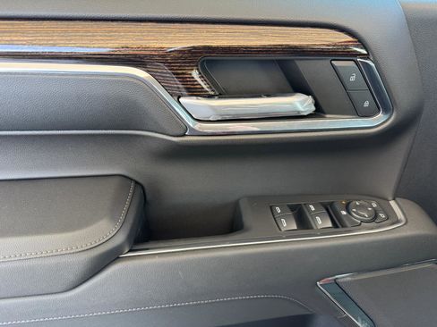 New 2024 GMC Sierra 1500 Elevation image 13