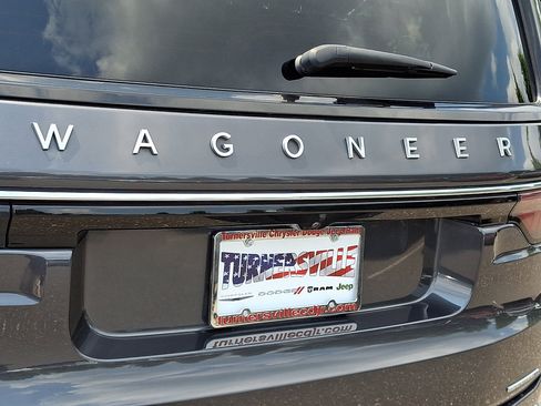 Used 2024 Jeep Wagoneer Series II AWD/4WD image 16