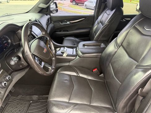Used 2018 Cadillac Escalade ESV Platinum AWD/4WD image 31