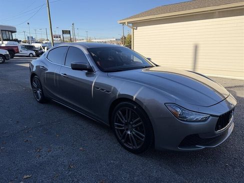 Used 2015 Maserati Ghibli image 2