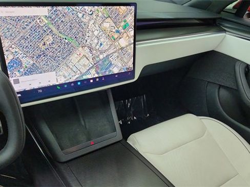 Used 2022 Tesla Model S Plaid image 41